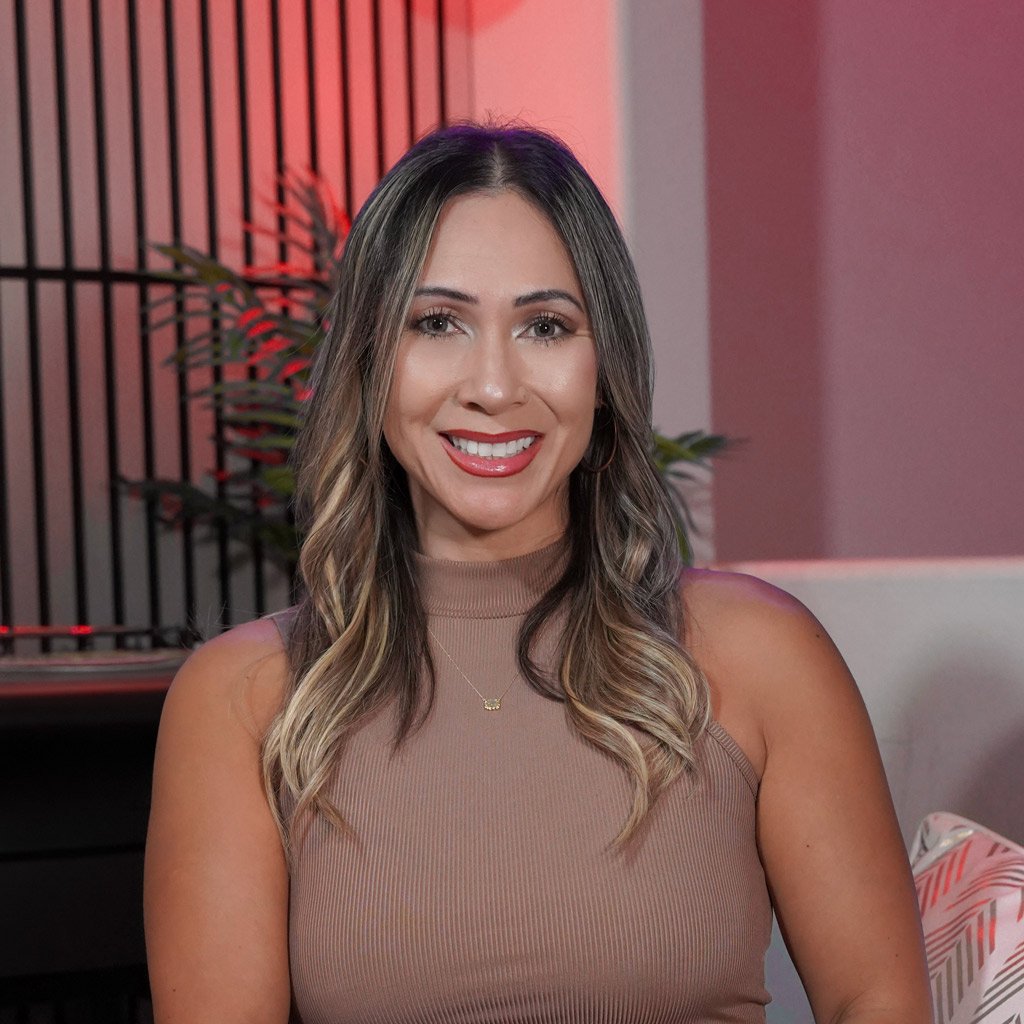 Ally_Crossed_Legs_Smile-LR-1024x1024-RED
